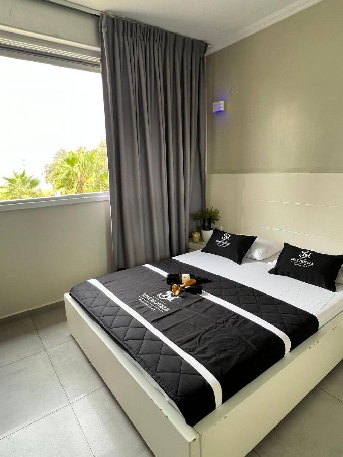 Motel Hofim Bat Yam Esterno foto