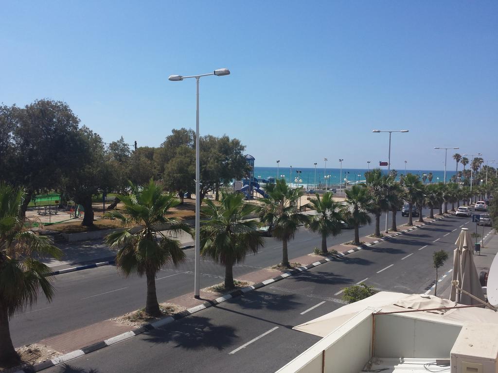 Motel Hofim Bat Yam Esterno foto