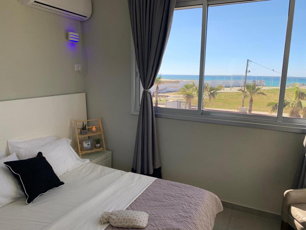 Motel Hofim Bat Yam Esterno foto