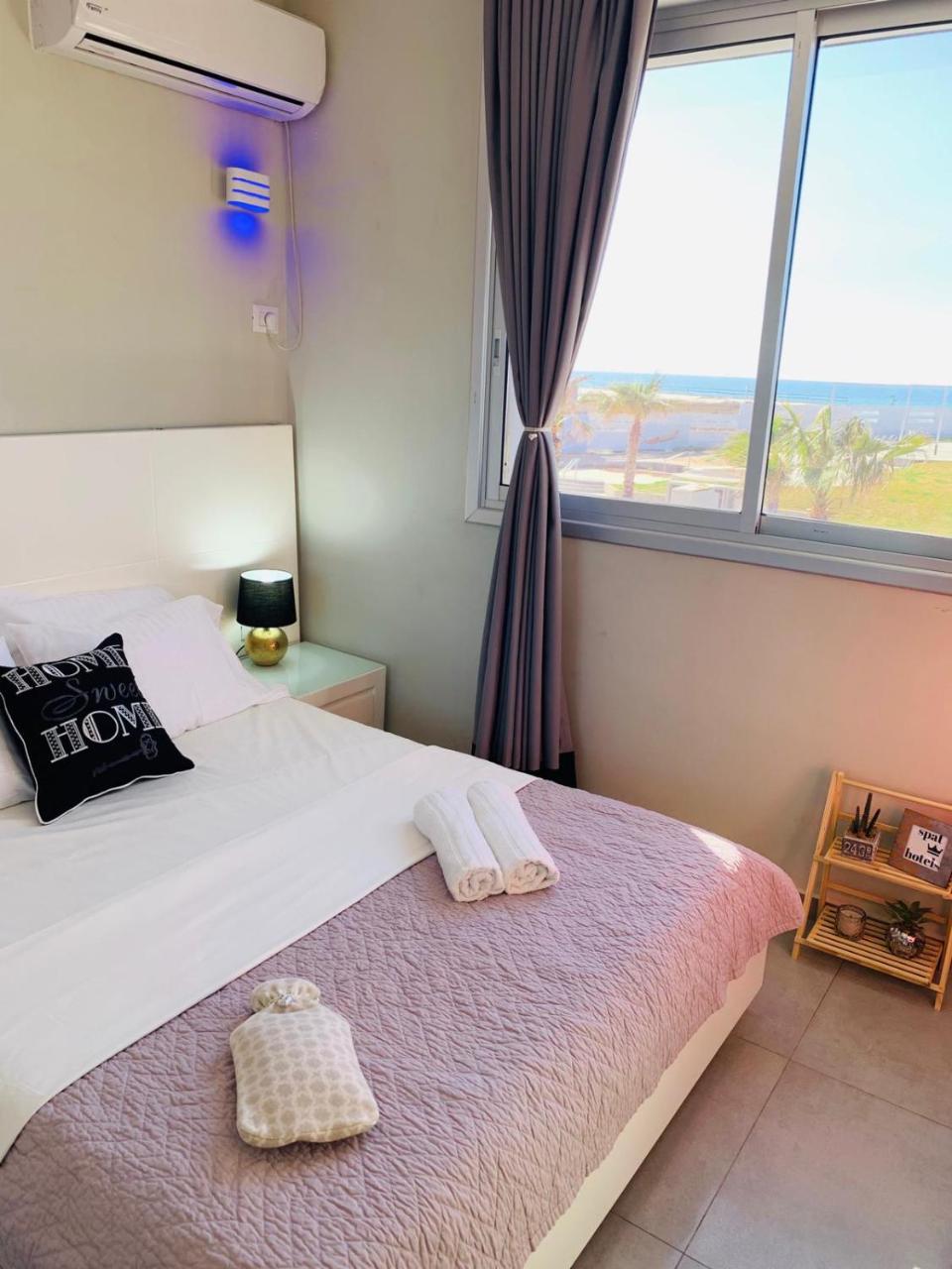 Motel Hofim Bat Yam Esterno foto